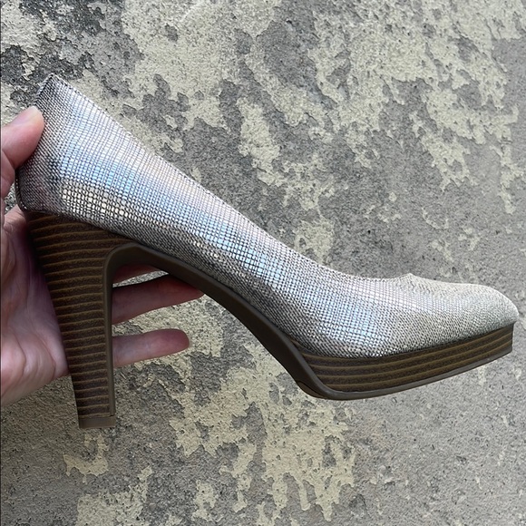 New Elegant Maurice’s Silver High Heels - Picture 4 of 12